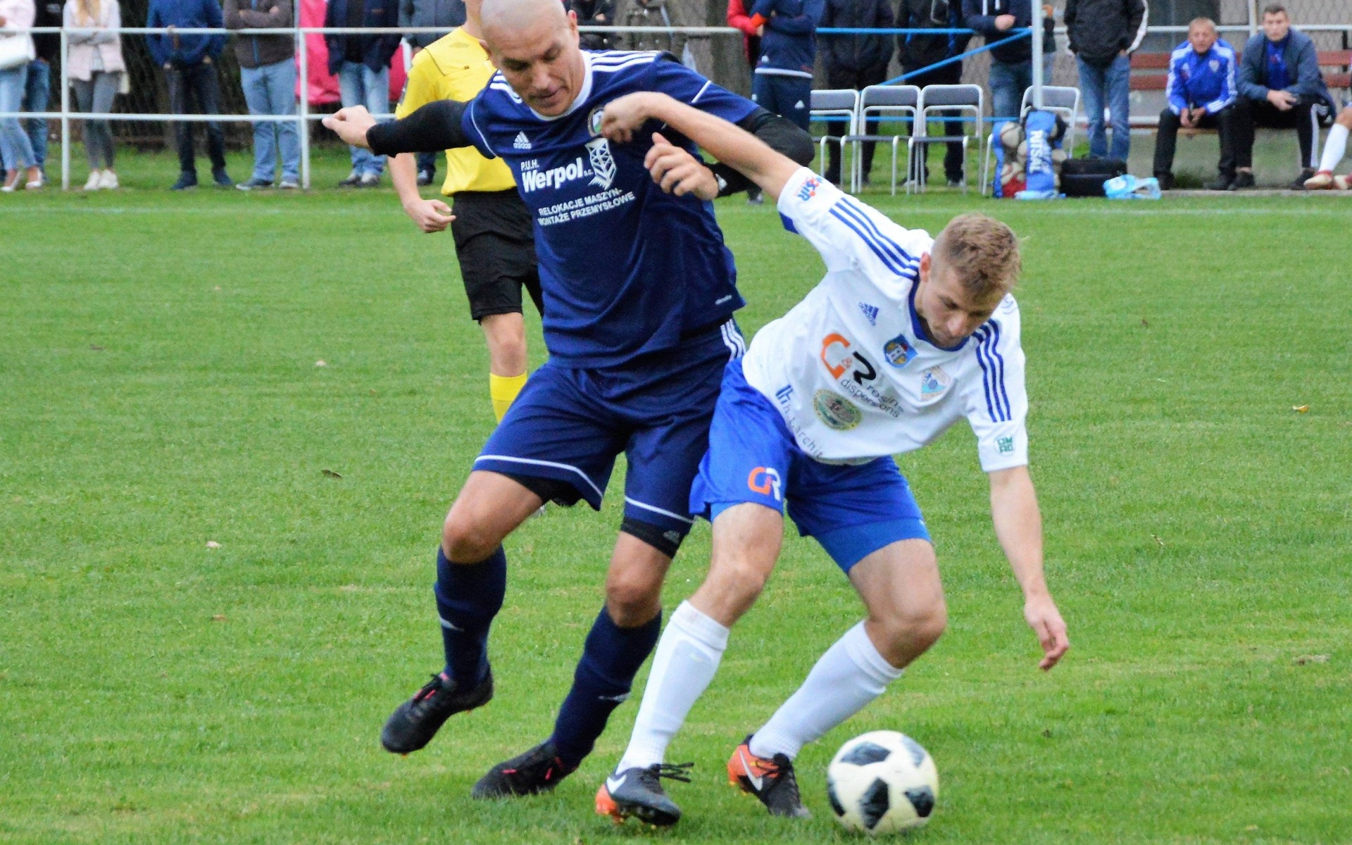 PIŁKA NOŻNA. Świąteczna walka o ligowe punkty