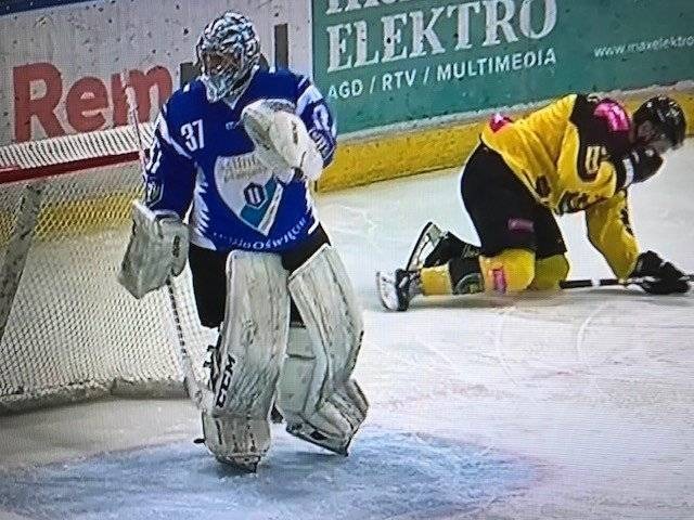 HOKEJ NA LODZIE. W poszukiwaniu bramkarza