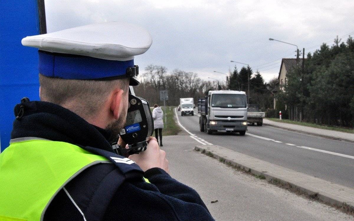OSIEK. Jechał zbyt szybko. 23-latek stracił prawo jazdy