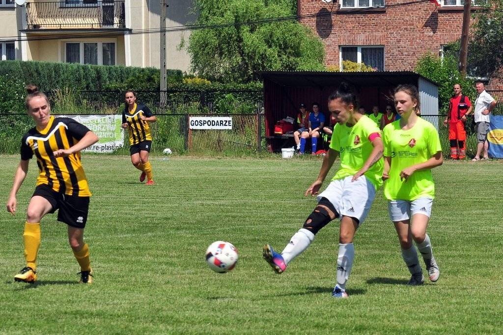 KOBIECY FUTBOL. Pięć sprawdzianów Iskierek