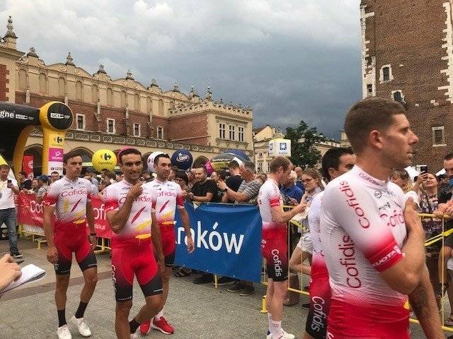 KOLARSTWO. Oświęcim czeka! Wielki Tour wyruszył z Krakowa