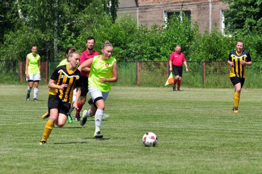 PILKA NOŻNA. Sobotnie wyniki na piłkarskich stadionach