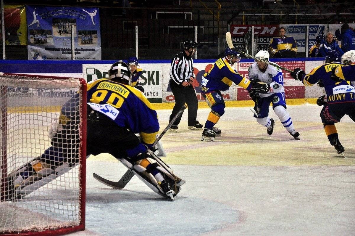 HOKEJ NA LODZIE. Oświęcimska wizyta nad Brynicą