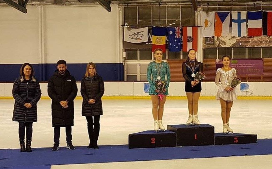 ŁYŻWIARSTWO FIGUROWE. Elżbieta Gabryszak w srebrnym kolorze!