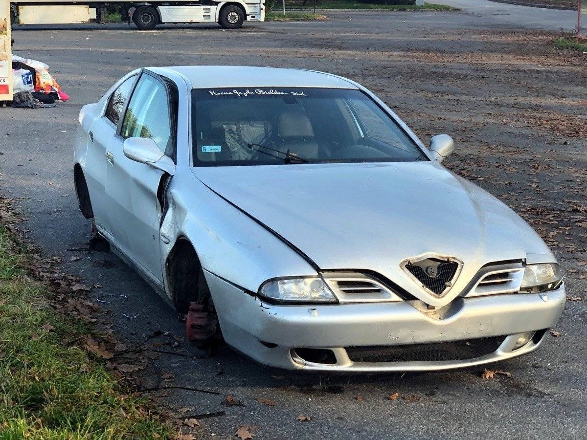BOBREK. „Złomowisko” pojazdów na gminnym parkingu