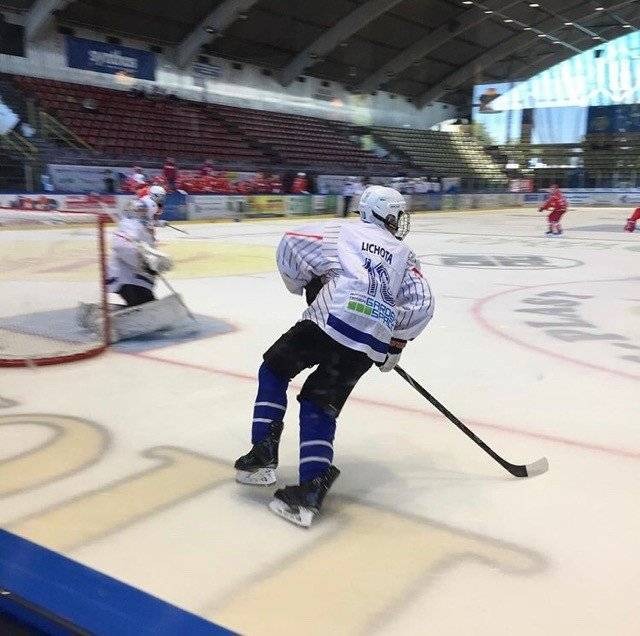 HOKEJ NA LODZIE. Biało-niebiescy w strefie medalowej!