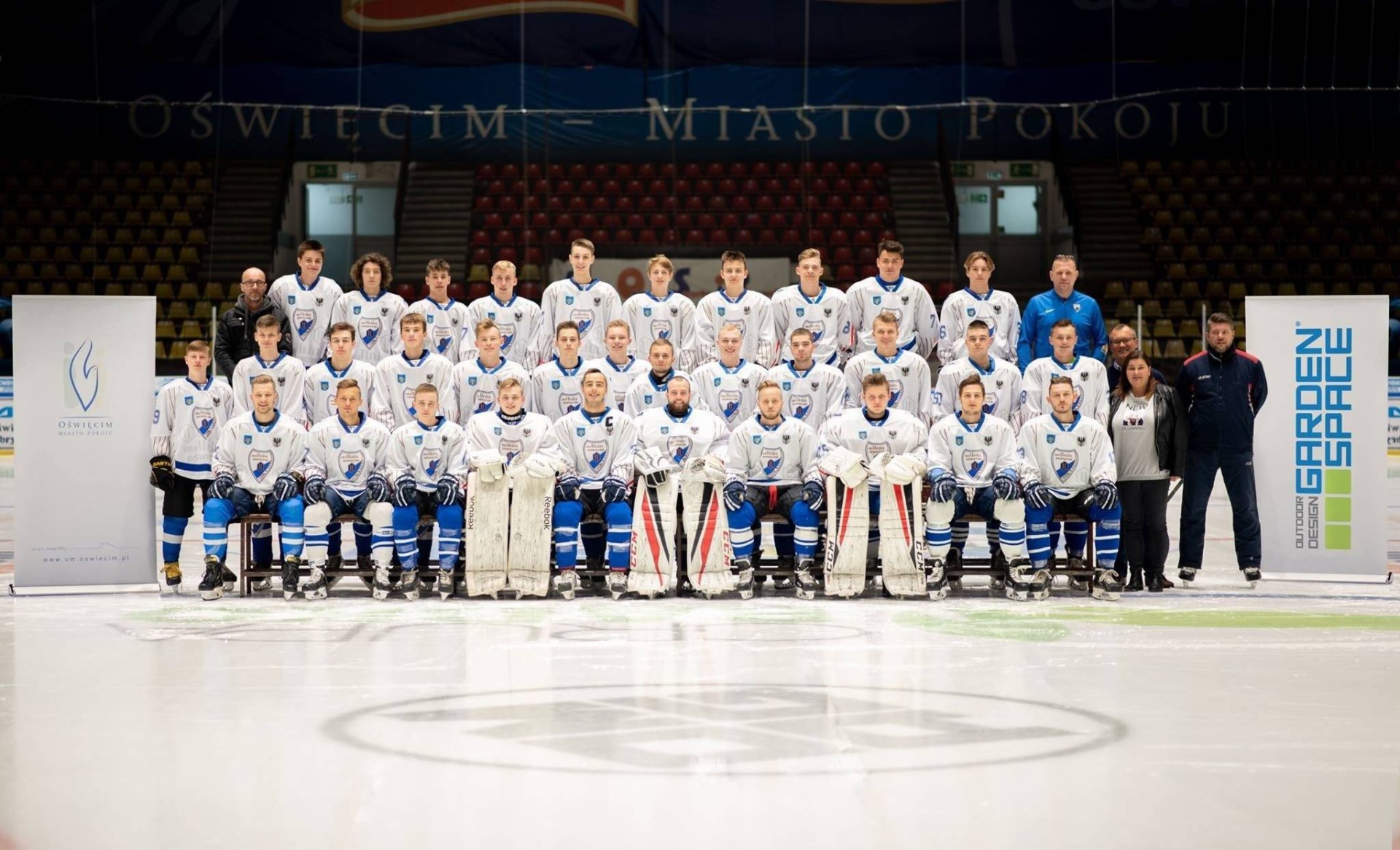 HOKEJ NA LODZIE. Młodzi hokeiści UKH Unii z brązowymi medalami