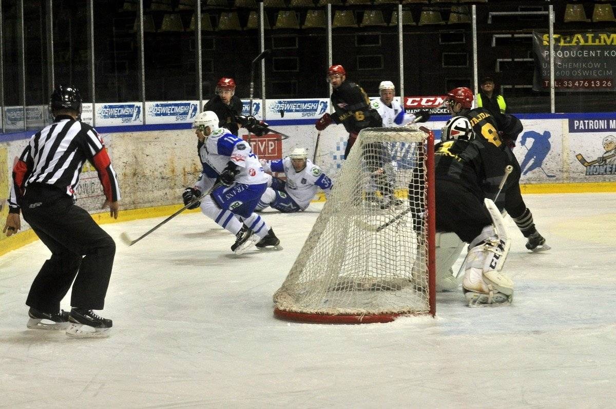 HOKEJ NA LODZIE. Czekając na półfinałowego rywala