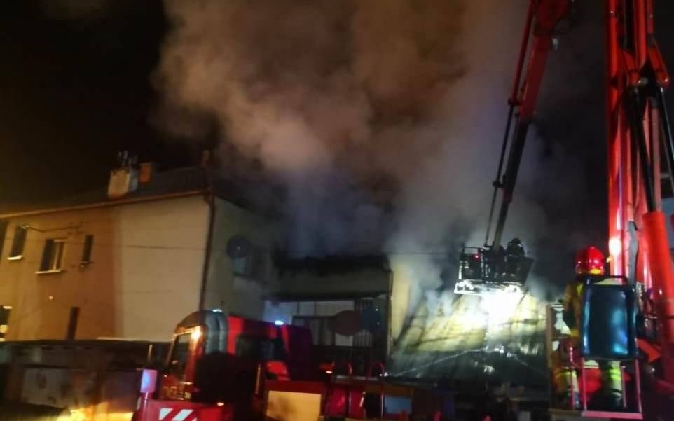 BIELANY. Ponad 40 strażaków walczyło tej nocy z ogniem