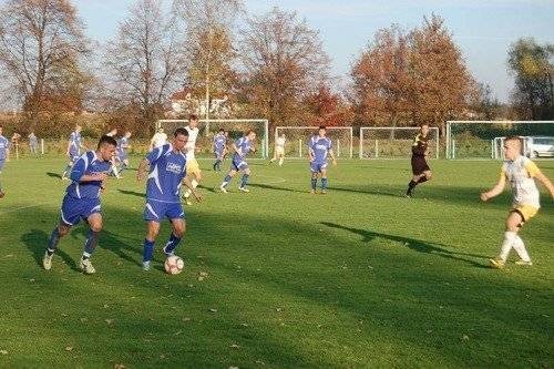 PIŁKA NOŻNA. Awans Niwy i Hejnału