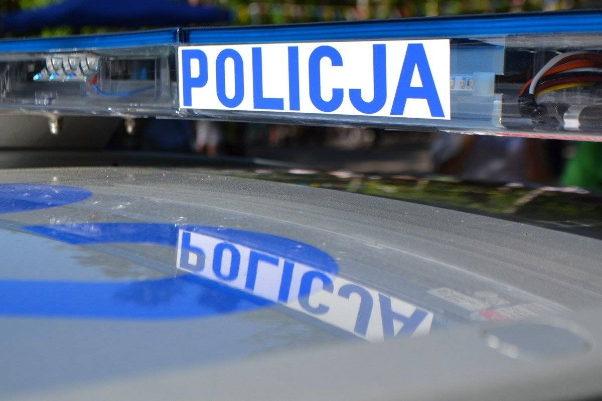 PŁAWY. Skuterem wprost pod ciężarówkę