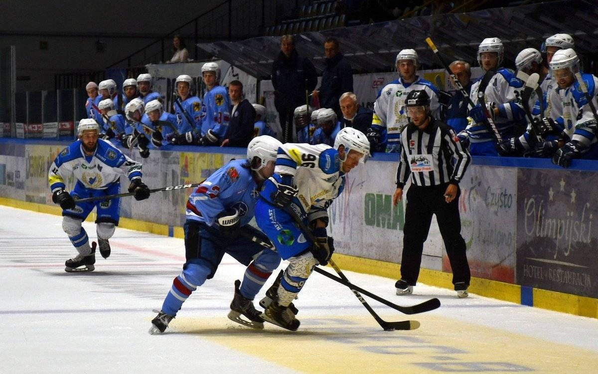 HOKEJ NA LODZIE. Sanoczanie w Oświęcimiu, czyli powrót po latach