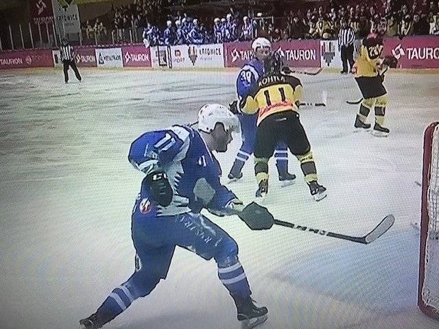 HOKEJ NA LODZIE. Z "Gieksą" w Janowie