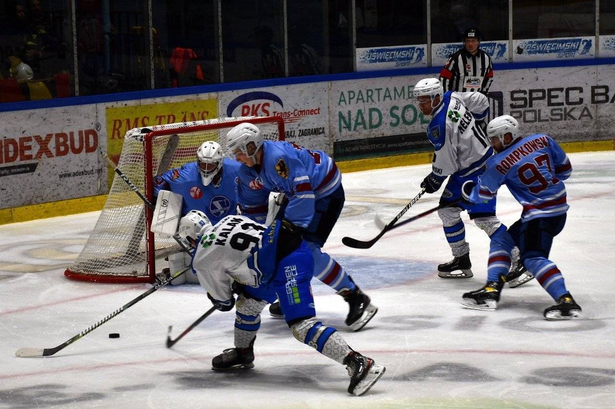 HOKEJ NA LODZIE. Pewne punkty nad Brynicą