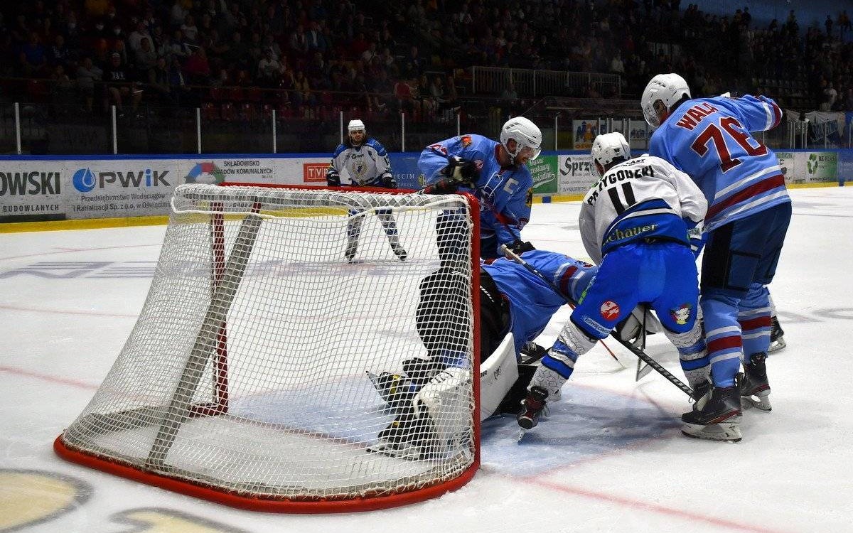 HOKEJ NA LODZIE. Strzeleckie fajerwerki na "Jastorze"