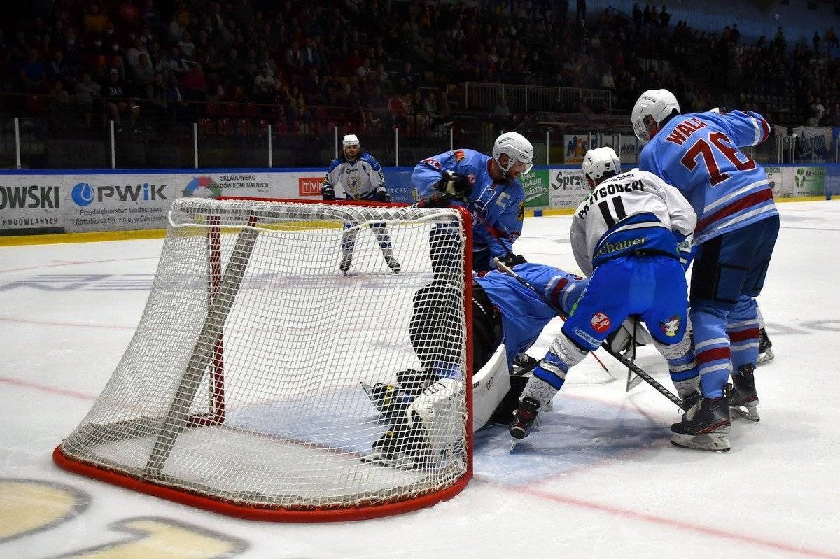 HOKEJ NA LODZIE. Kompromitacja nad morzem