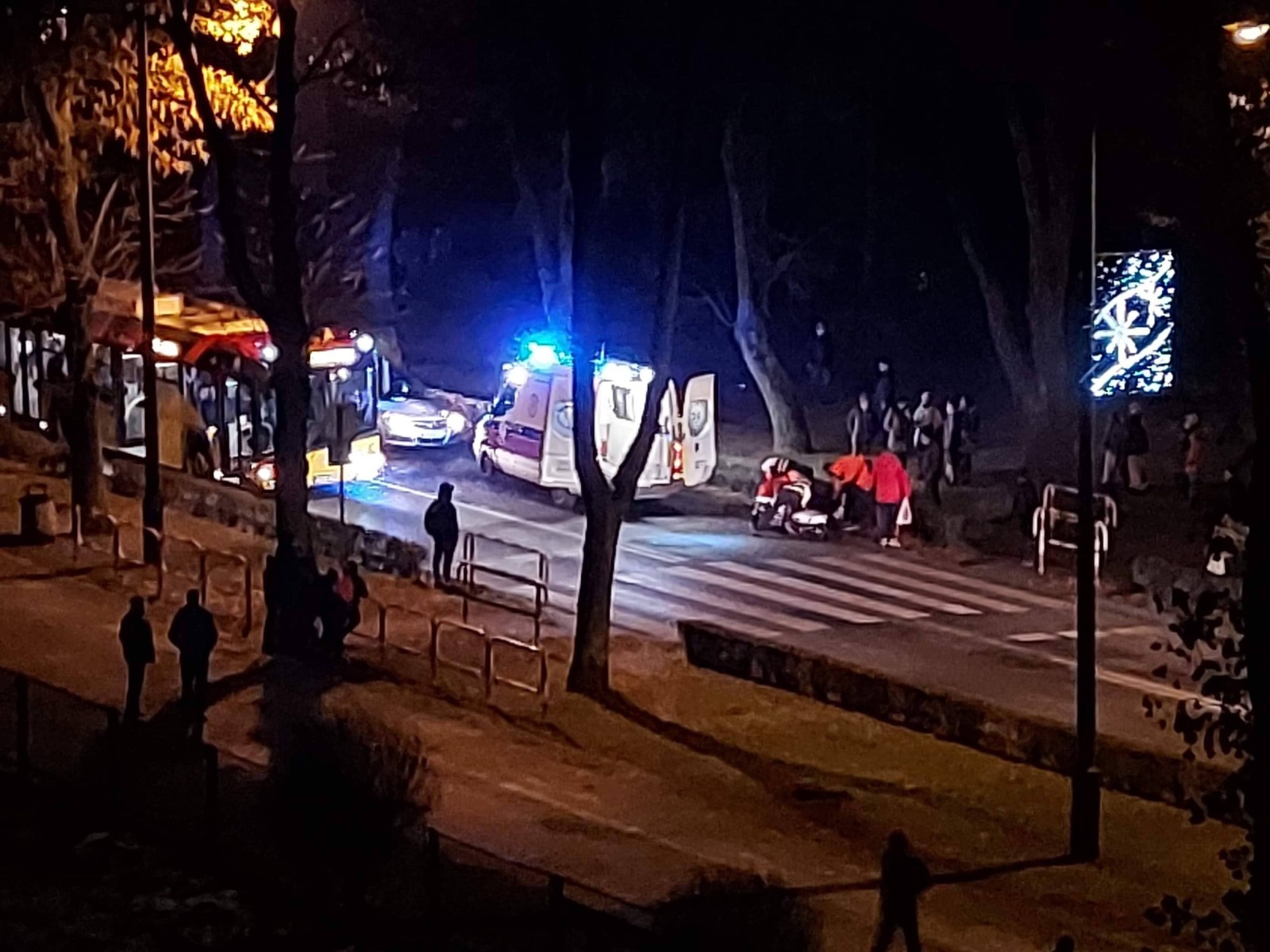 OŚWIĘCIM. 67-letnia kobieta potrącona na przejściu dla pieszych