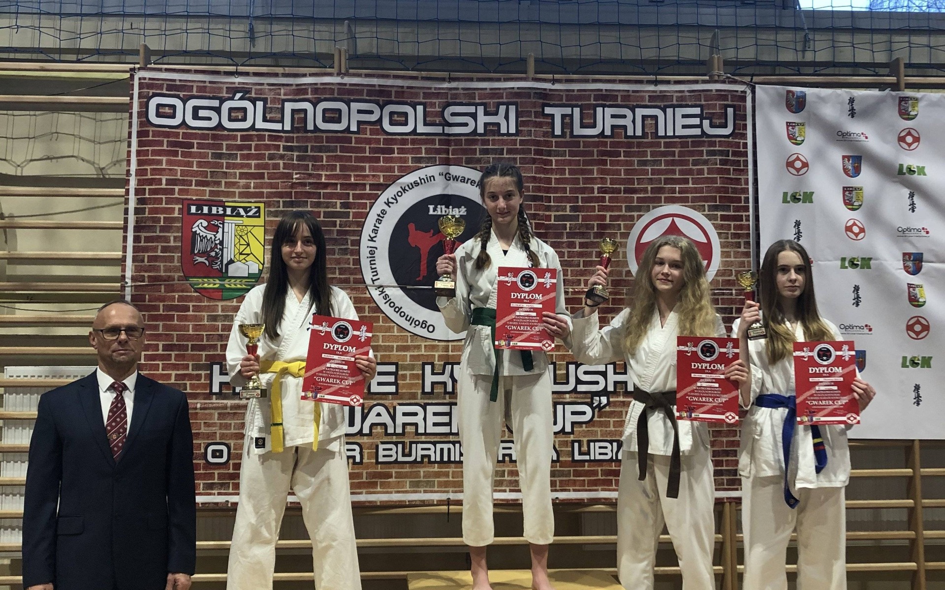 KARATE. Medale we wszystkich kolorach