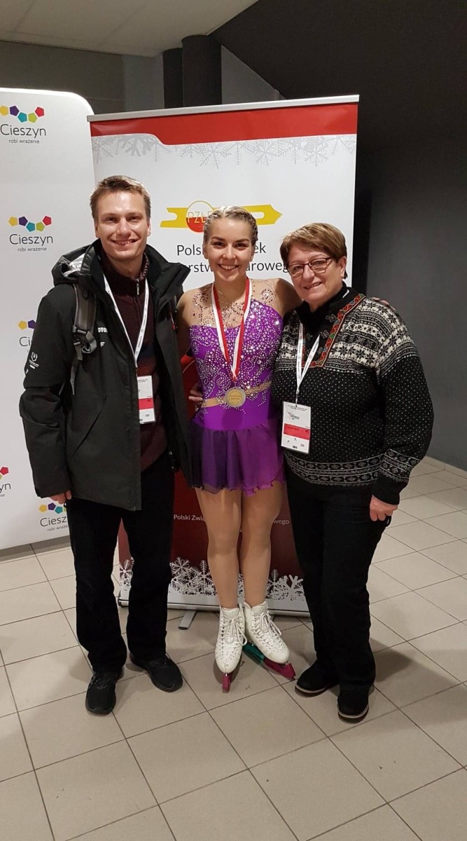 ŁYŻWIARSTWO FIGUROWE. Soła łyżwiarstwem stoi! A futbol? Przewróciło się, niech leży...