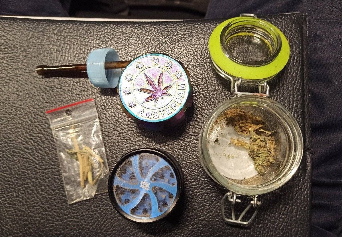 GMINA KĘTY. Policjanci z grupy Speed eliminują kierowców – amatorów narkotyków