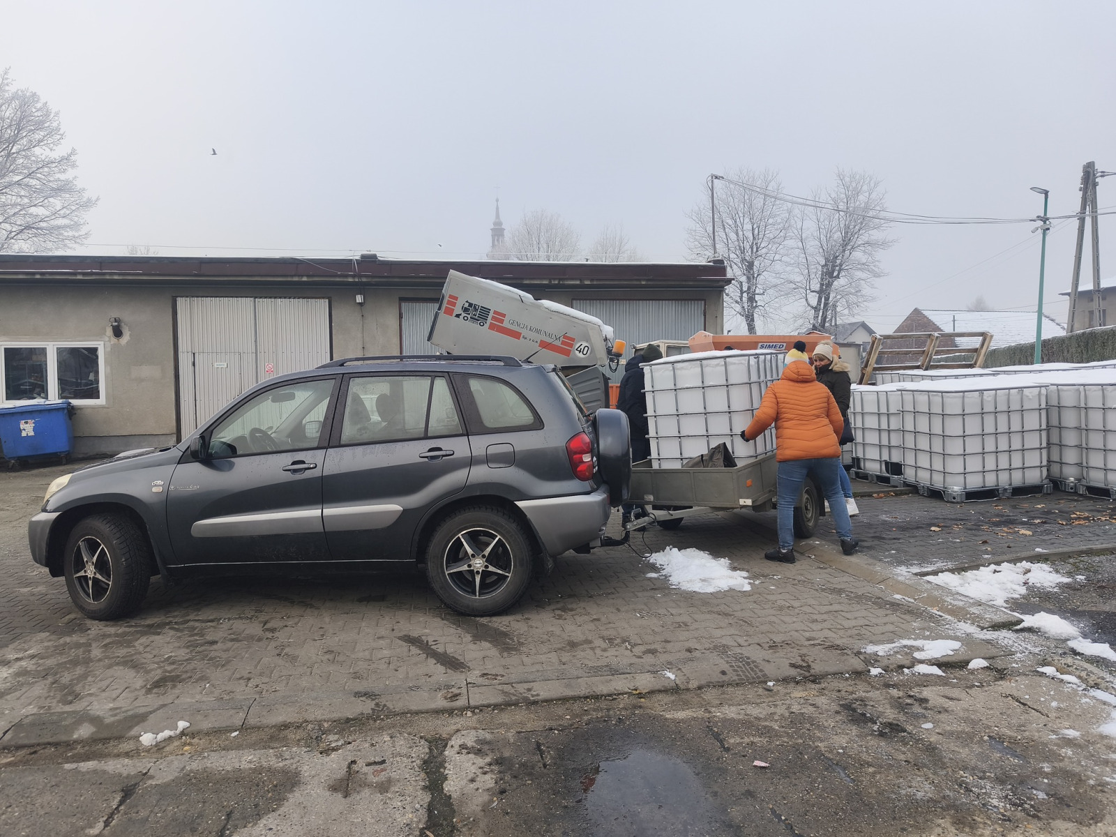 Mieszkańcy odebrali zbiorniki na deszczówkę