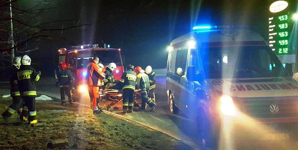 Straż. Wypadek na ulicy Ofiar Oświęcimia w Brzeszczach- jedna osoba trafiła do szpitala