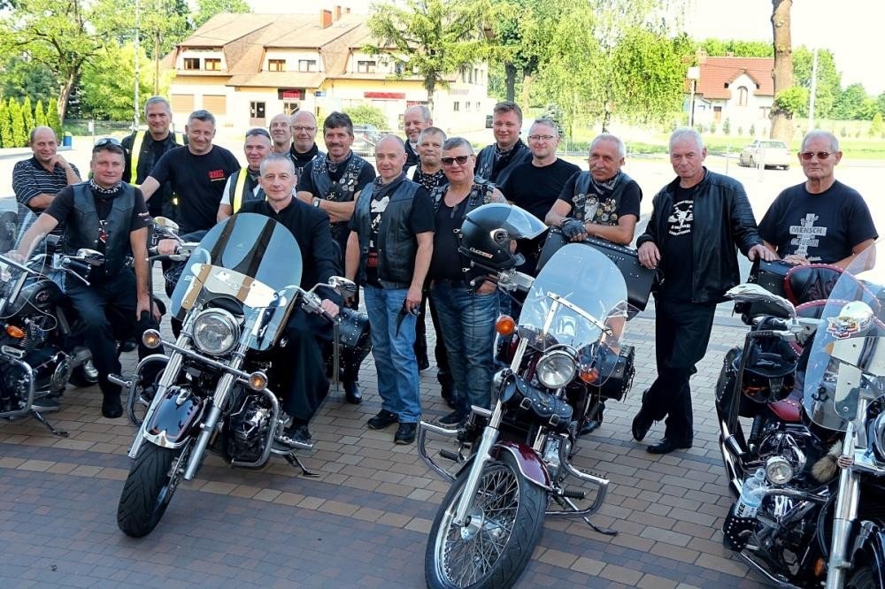 Motocykliści po bożemu rozpoczęli sezon... - InfoBrzeszcze.pl