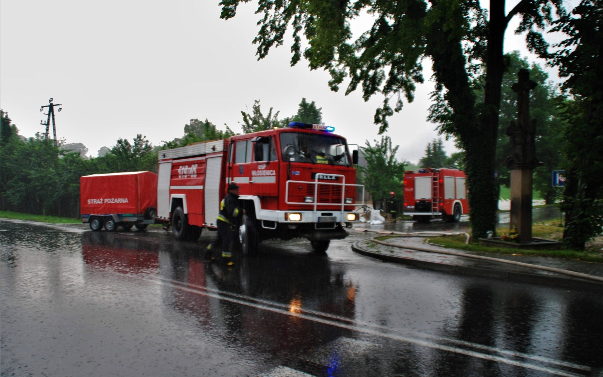 Ponad 50 interwencji Straży Pożarnej po nawałnicy, która przetoczyła się przez teren Gminy Brzeszcze -FOTO- InfoBrzeszcze.pl
