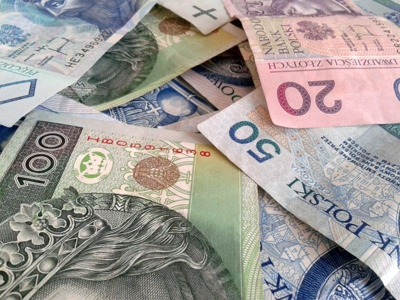 Poszukiwani złodzieje skarbonki z datkami dla chorego dziecka - InfoBrzeszcze.pl