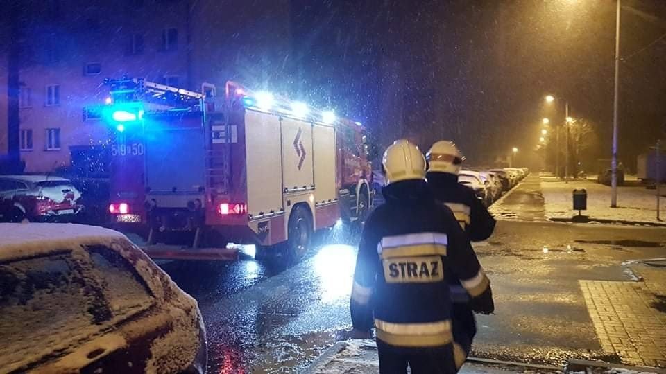 Zatrucie tlenkiem węgla na osiedlu Słowackiego w Brzeszczach- czteroosobowa rodzina trafiła do szpitala - InfoBrzeszcze.pl