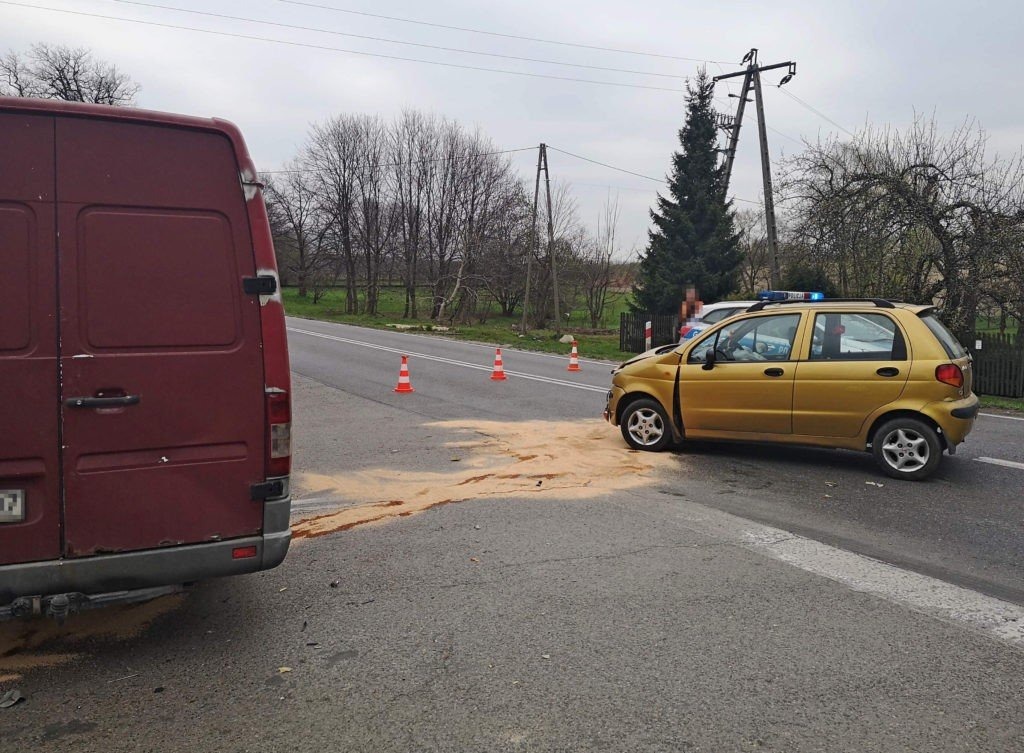 Sprinter uderzył w Matiza. Trójka poszkodowanych - InfoBrzeszcze.pl