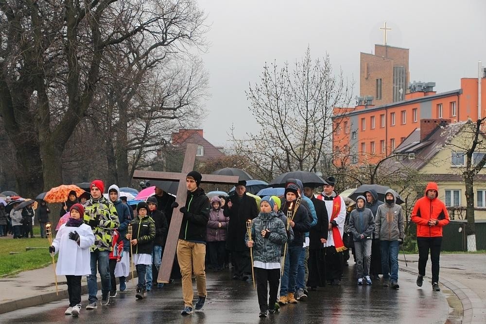 Droga Krzyżowa ulicami Jawiszowic i Brzeszcz - FOTO - InfoBrzeszcze.pl