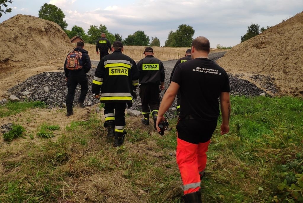 Strażacy z OSP Bór odnaleźli zaginionego chłopca- poszukiwania trwały kilka godzin - InfoBrzeszcze.pl