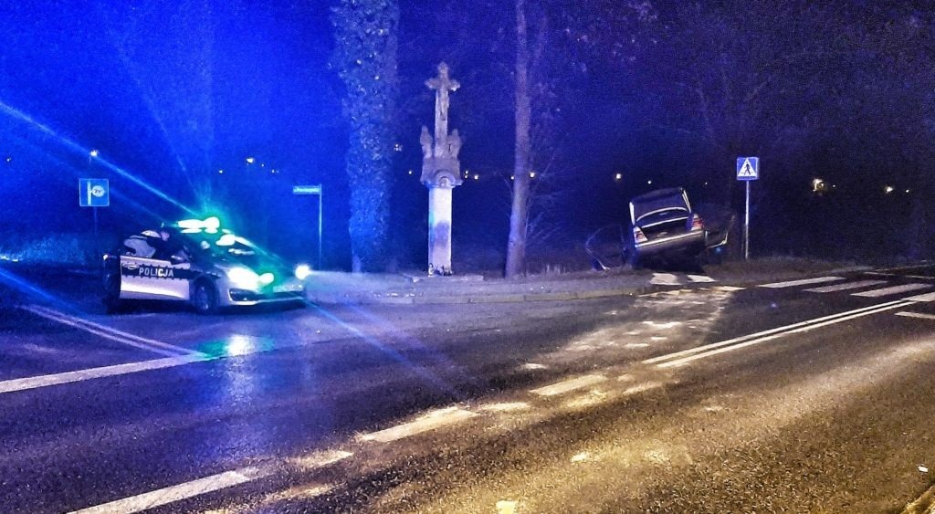 Spowodował kolizję drogową- badanie alkomatem wykazało 2,5 promila -FOTO- InfoBrzeszcze.pl