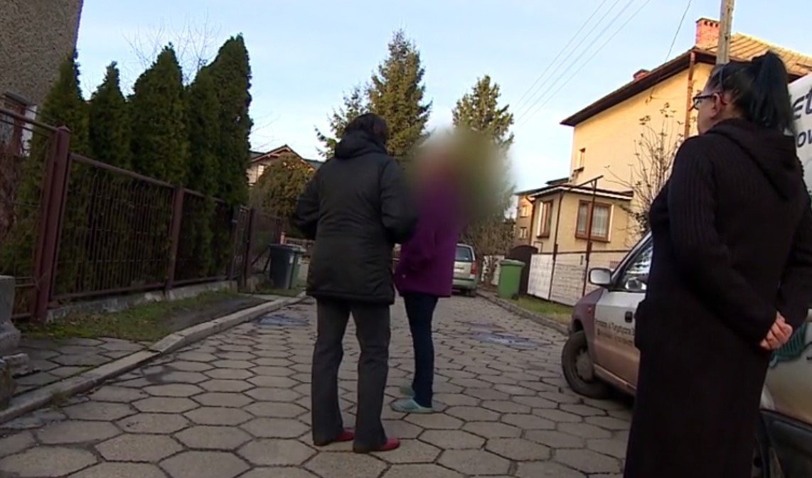 Dla sąsiadki wziął pożyczki w 17 bankach. Ta nie zamierza spłacać- materiał programu Interwencja TV Polsat - InfoBrzeszcze.pl