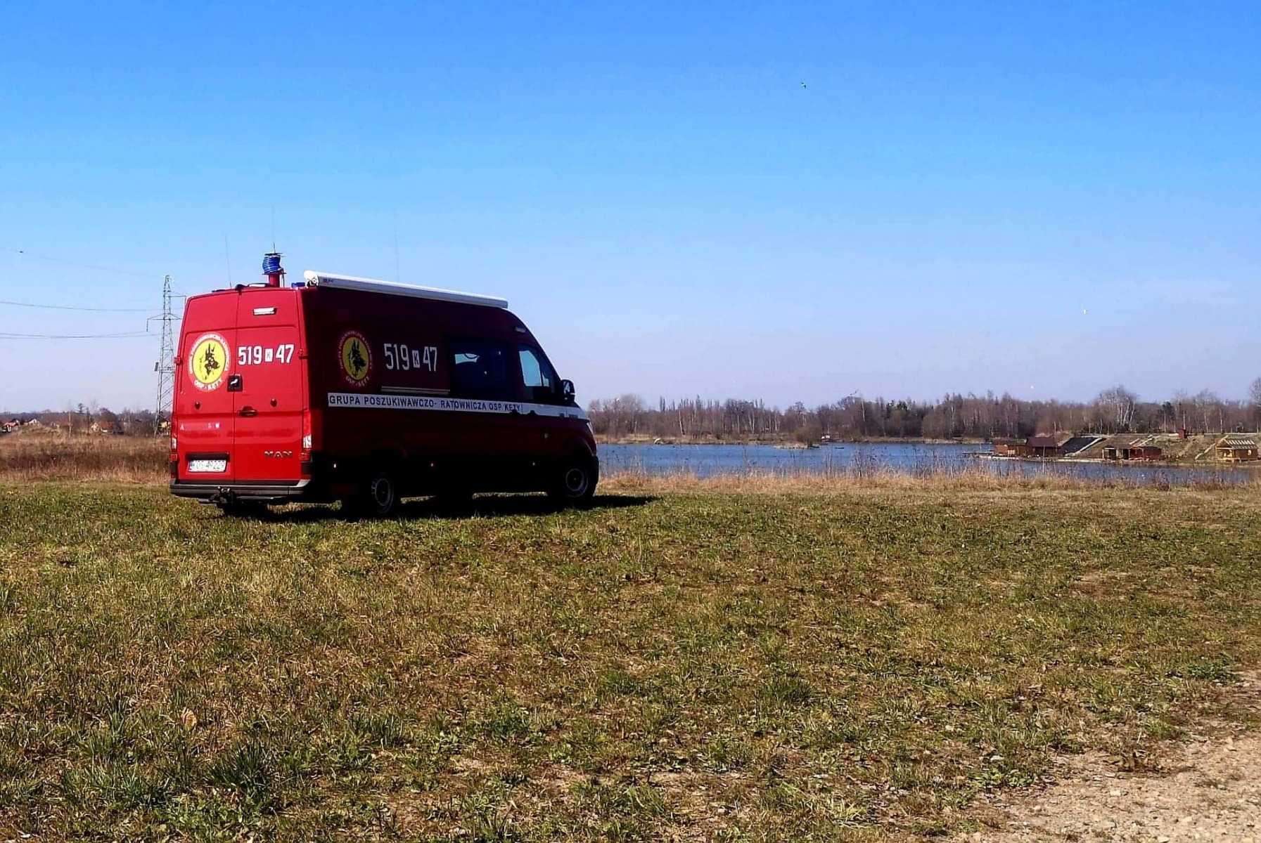 Policja i strażacki dron patrolują stawy w Wilczkowicach - InfoBrzeszcze.pl