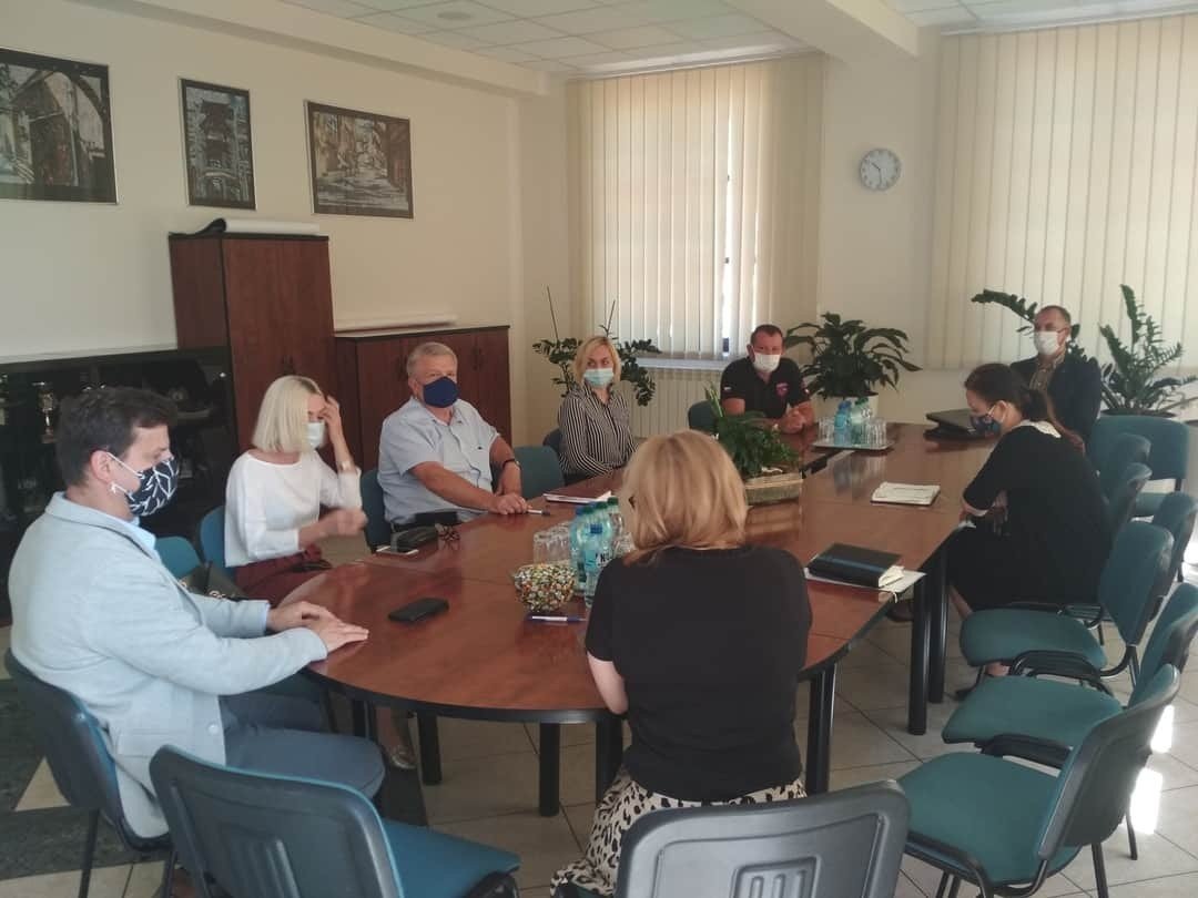 Burmistrz zwołał Gminny Zespół zarządzania kryzysowego. - InfoBrzeszcze.pl