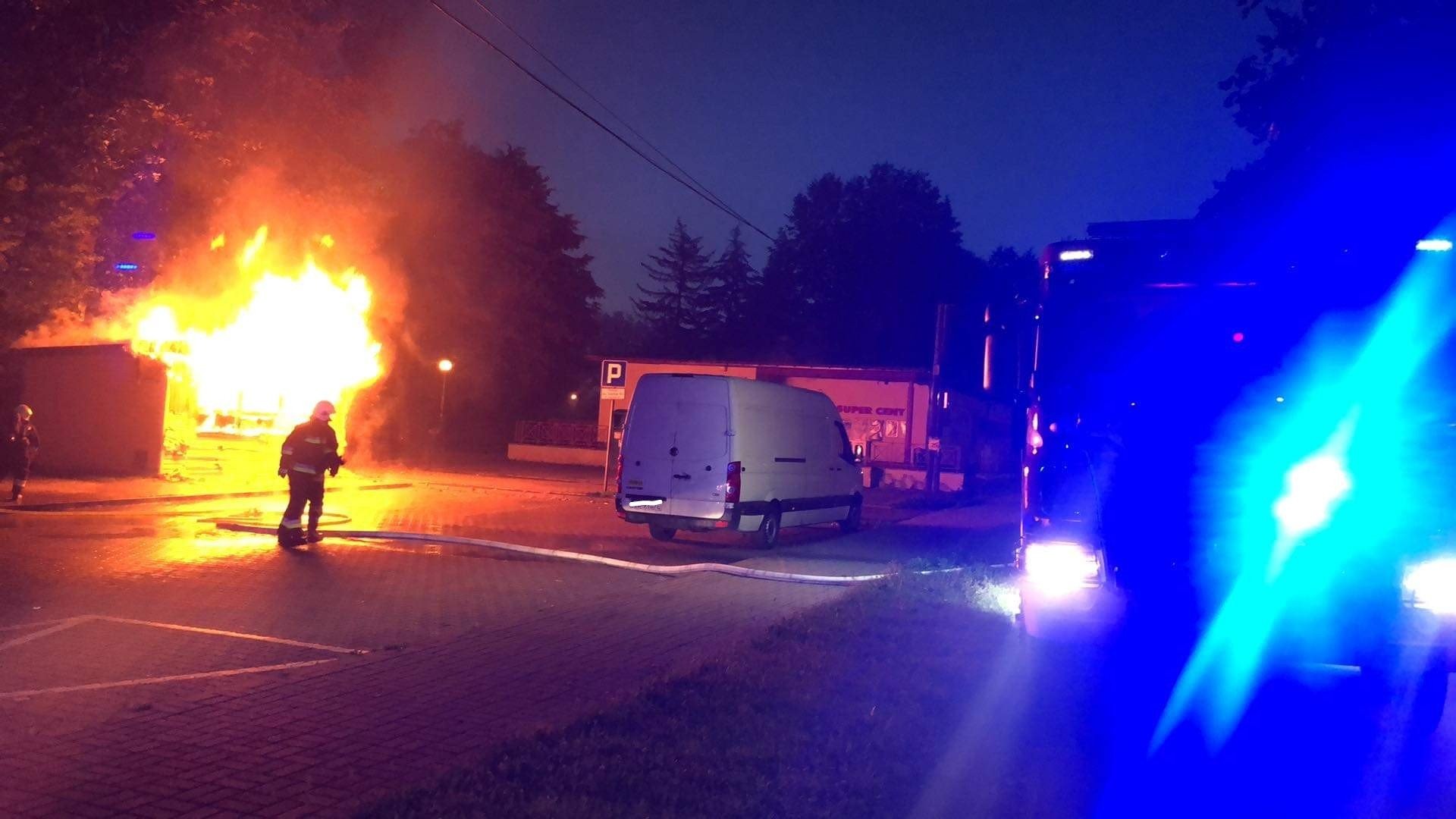 Pożar lodziarni przy ul.Dworcowej - InfoBrzeszcze.pl