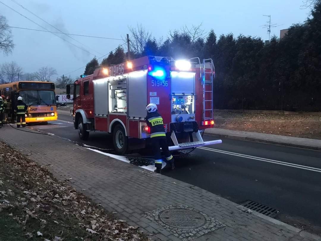 Pożar autobusu MZK Oświecim w Jawiszowicach - InfoBrzeszcze.pl