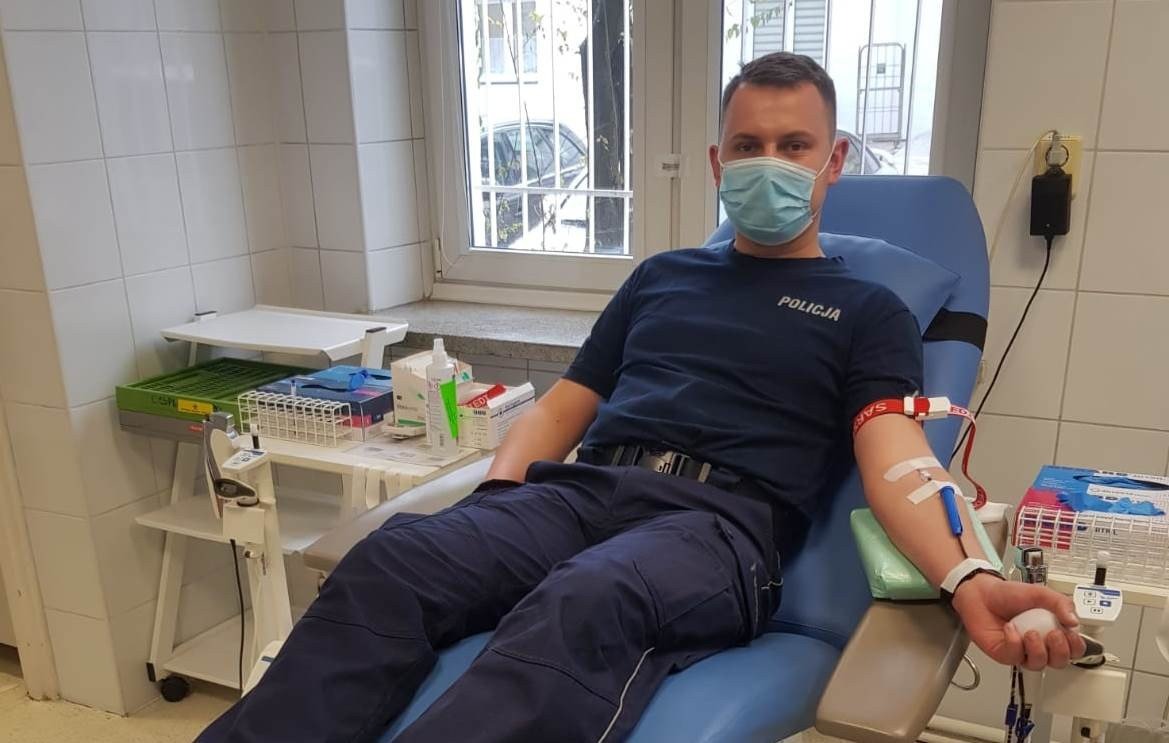 Policjanci oddali krew potrzebującym - InfoBrzeszcze.pl