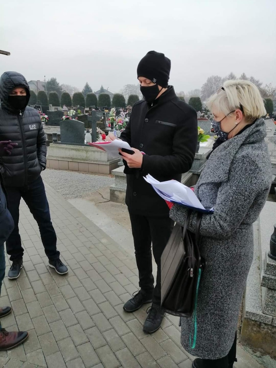 Nowa alejka na cmentarzu komunalnym w Jawiszowicach - InfoBrzeszcze.pl