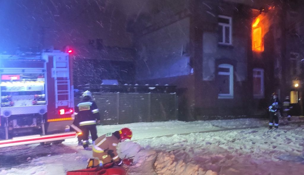 Podpalił mieszkanie, bo chciał "zabić potwory"... . Mężczyzna trafił do aresztu - InfoBrzeszcze.pl