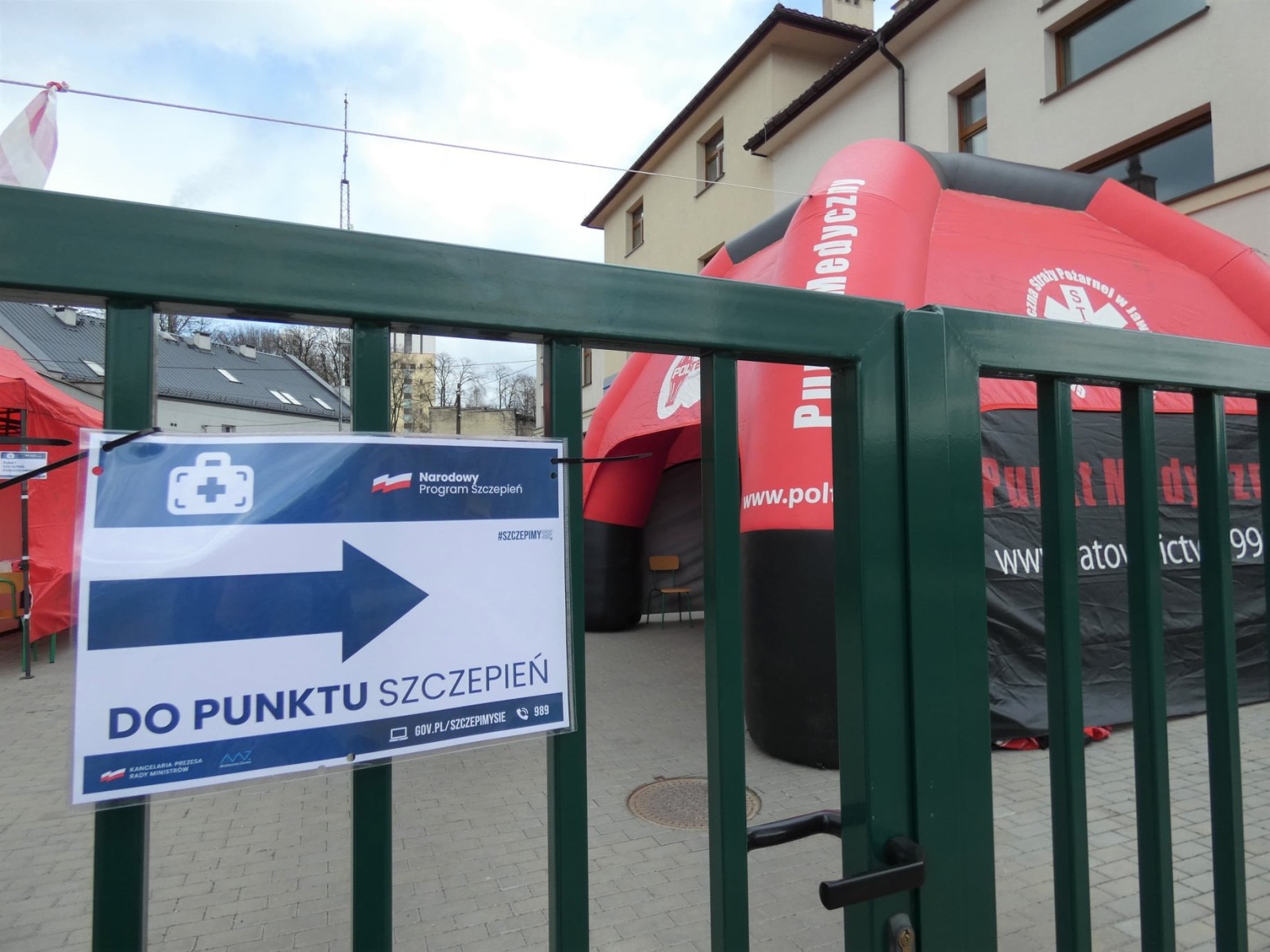 Brzeszcze. Przygotowanie Punktu Szczepień Powszechnych - InfoBrzeszcze.pl