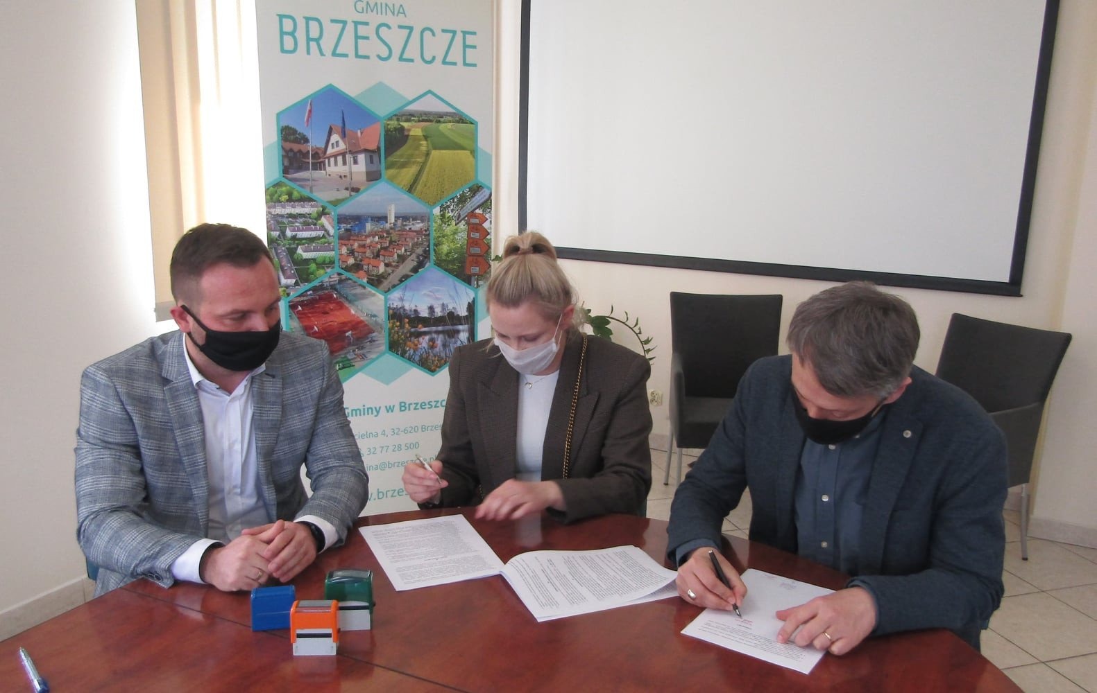 Umowa podpisana - Park Miejski zostanie zrewitalizowany - InfoBrzeszcze.pl