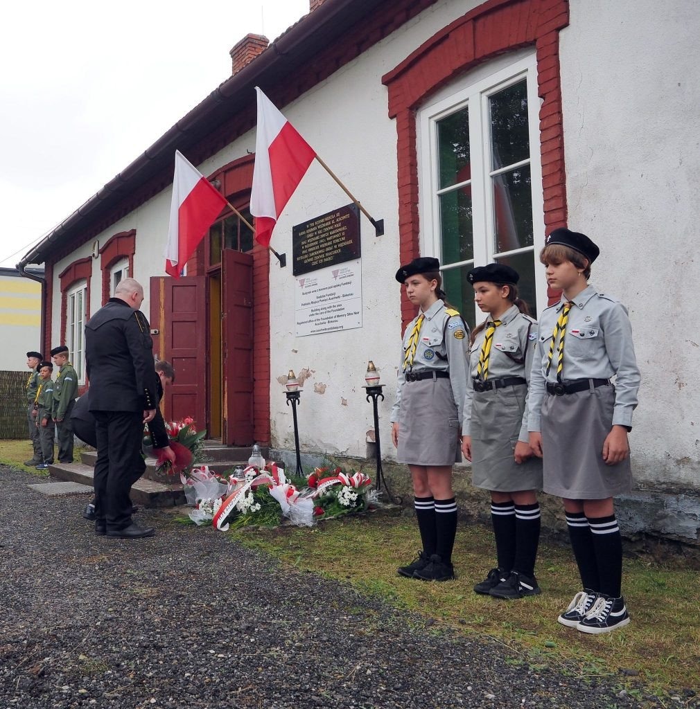 Rocznicowe obchody w Miejscu Pamięci KL Auschwitz-Birkenau Bor/Budy - InfoBrzeszcze.pl