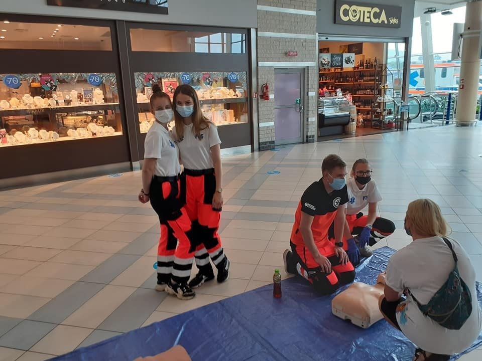 Przyszli ratownicy medyczni z powiatowej „Szóstki” już wykorzystują nabytą wiedzę - InfoBrzeszcze.pl