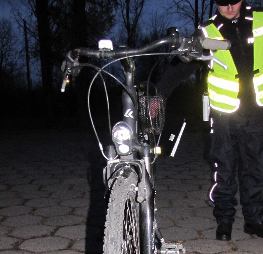 Rowerzysta z zakazem wpadł w ręce dzielnicowego - InfoBrzeszcze.pl