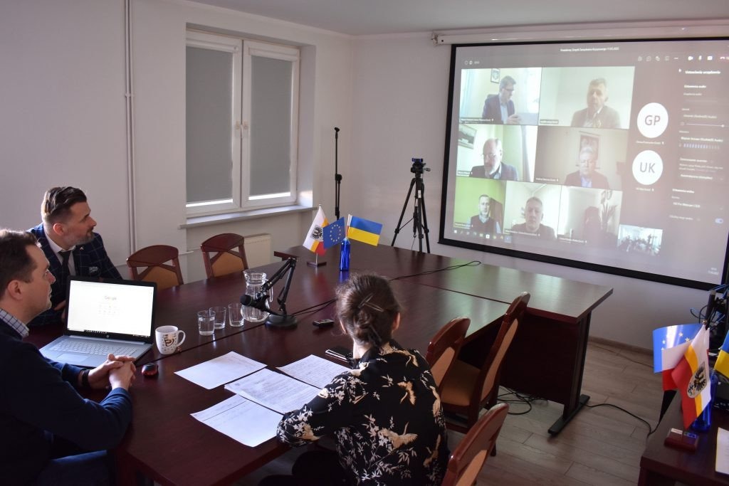 Hala sportowa w Brzeszczach i Kętach nowym domem dla ukraińskich uchodźców - InfoBrzeszcze.pl