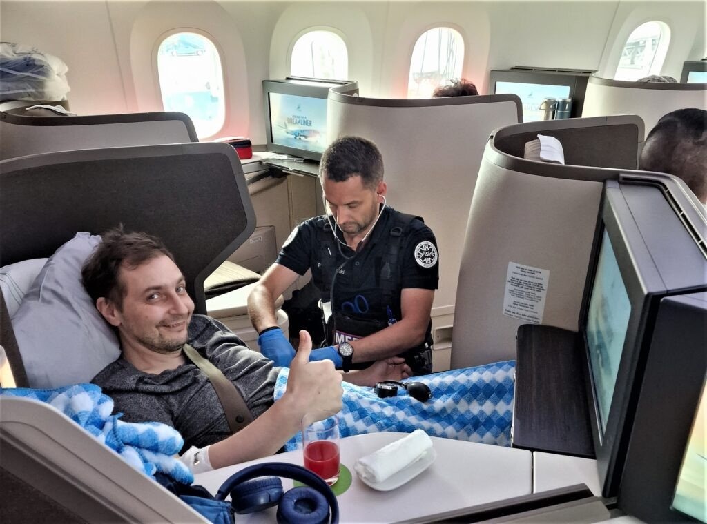 Medycy z Jawiszowic ewakuowali polskich turystów z Wietnamu - InfoBrzeszcze.pl