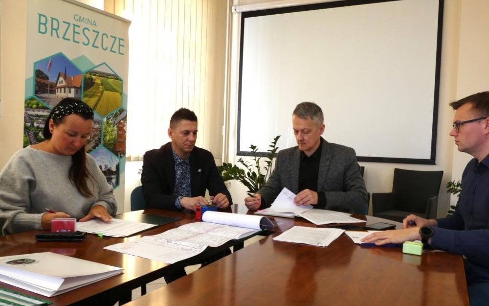 Rozpoczęcie Modernizacji Kolejnych Dróg Gminnych: Umowa Finalizowana - InfoBrzeszcze.pl